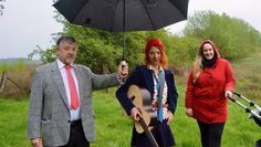 Johanna Zeul (Mitte) besuchte mit Reinhard Lindenberg und Ann-Christin Siemens das Naturschutzgebiet in Haaßel.