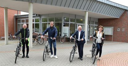 Jeder, der für eine Gemeinde radelt, radelt automatisch auch für den Landkreis Osterholz. So auch Landrat Lütjen, Bürgermeister Kristian Tangermann, Bürgermeister Stefan Schwenke und Bürgermeisterin Marion Schorfmann.
