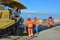 Olaf Riggers und Mitarbeiter auf einer Baustelle in der Nähe von Bremervörde