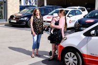 Astrid Genslein vom Pflegedienst Grasberg mit Tochter und Enkeltochter.