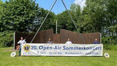 Bereiten gerade mit Hochdruck das Lions-Open-Air Sommerkonzert vor: Heino Engelke (v. li.), Lions-Präsident Stefan Gawehn, André Müller und Holger Meyer.