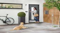 Willkommen im Zuhause: Haustüren prägen ganz wesentlich den ersten Eindruck. Neben der Optik kommt es aber auch auf Einbruchschutz und Wärmeschutz an.
