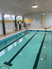 Endlich kann man im Hallenbad Lambada wieder seine Bahnen schwimmen.