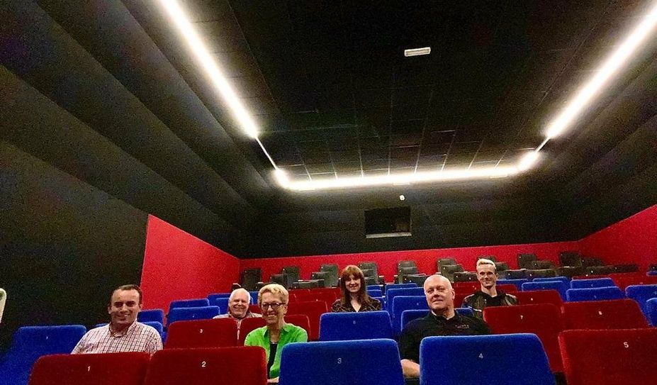 Wie es in den beiden Kinos Central Theater und Oscar Kulturspielhaus derzeit aussieht, wollte die CDU bei ihrem Kinobesuch erfahren.