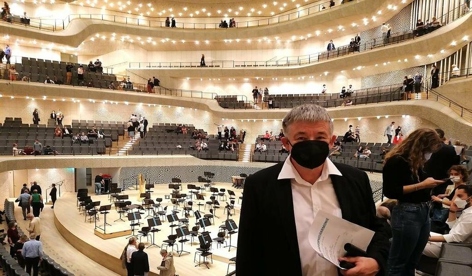 Reinhard Lindenberg wurde in die Elbphilharmonie eingeladen, weil er Musiker finanziell unterstützte.