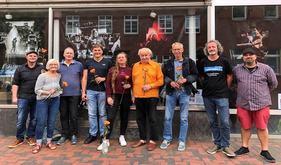 Initiatoren und Fotograf:innen trafen sich kürzlich zur Ausstellungserffnung im ehemaligen G&K-Haus.