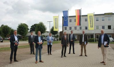 Waren äußerst begeistert angesichts des Erfolgs und der Technik des Lilienthaler Familienunternehmens Nabertherm: Die CDU-Landtagsabgeordneten des Elbe-Weser-Raums.
