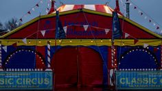 Im beheizten Zirkuszelt heißt es im Dezember: Manege frei, das Spiel beginnt!