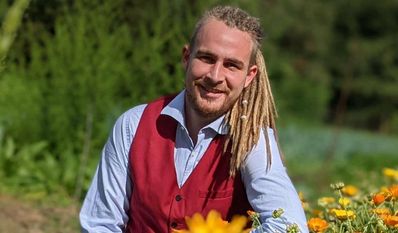 Setzt sich für die Bierpreisbremse ein und möchte Sandburgbauplätze ausweisen: Bürgermeisterkandidat Philipp Jagels.