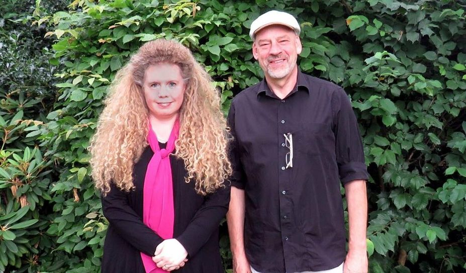 Andrea Vogelsag und Heme Mensen sprechen für das Soziale Bündnis Lilienthal, das die Seite deine-wahl-2021.de anbietet.