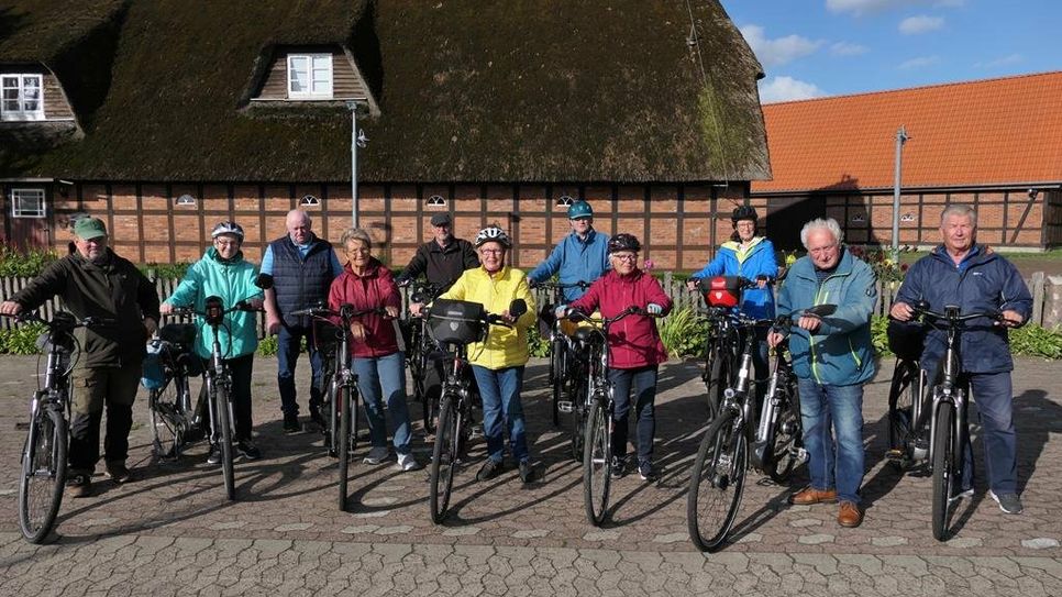 Mit dem Fahrrad Kutenholz entdecken - darum geht es der neuen Fahrradgruppe, die sich montags vor dem Heimathaus Kutenholz trifft und sich von dort aus auf die Socken bzw. Räder macht.