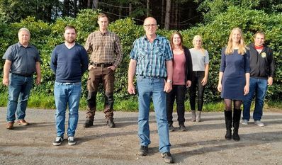Von links nach rechts: Hans Murken, Timo Müller, Axel Pakheiser, Bernd Kück (erster Vorsitzender), Marina Kück, Sarah Böttjer, Ailena Jordan, Kai Grodewald .