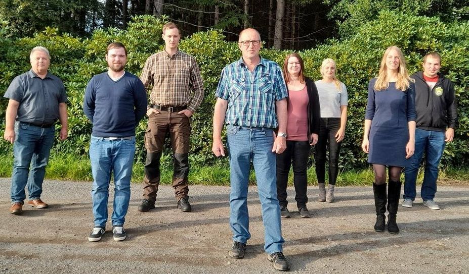 Von links nach rechts: Hans Murken, Timo Müller, Axel Pakheiser, Bernd Kück (erster Vorsitzender), Marina Kück, Sarah Böttjer, Ailena Jordan, Kai Grodewald .