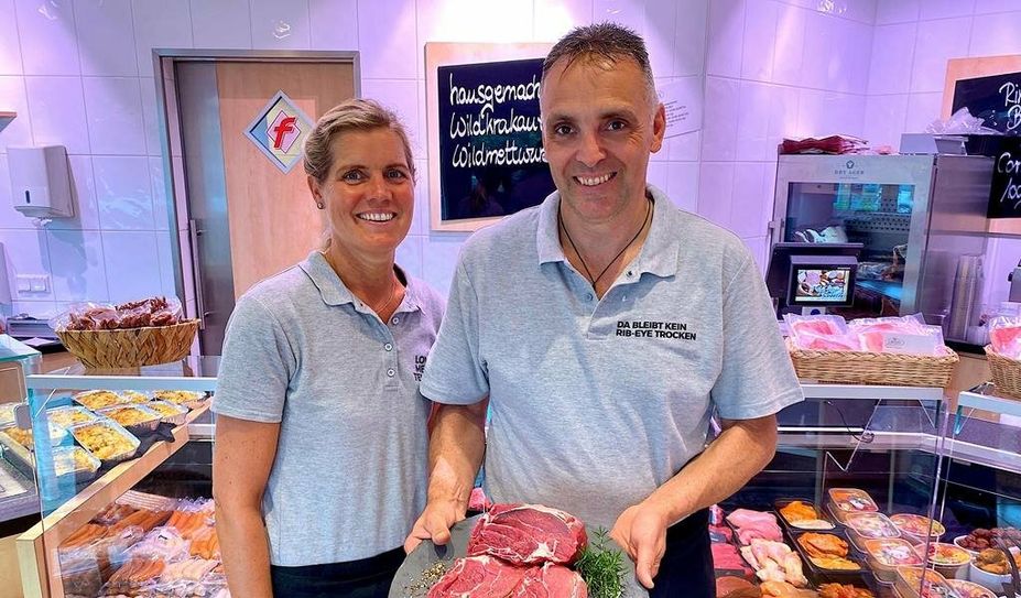 Melanie und Stefan Gawehn feiern ihr Jubiläum mit leckeren Steaks.