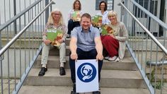 Von links: Gabriele Haar, Karin Kihne, Ihno Schild, Doris Frederick und Urte Joost-Krüger freuen sich auf viele Interessierte am neuen Herbstprogramm der Volkshochschule. Foto: nek