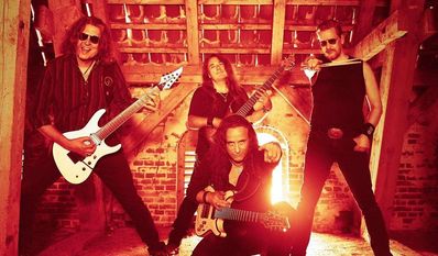 Die Bandmitglieder von „Ancient Curse“ hatten Spaß beim professionellen Video-Dreh auf dem Gut Burgsittensen und durften dort unter anderem den historischen Speicherboden nutzen.