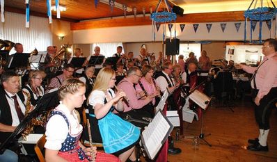Ein buntes Potpourri an Liedern erwartet die Gäste beim Oktoberfest auf der Hollener Mühle.