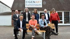 Trafen sich am kunstraum: Kai Koeser  (oben v. li.), Andreas von Glahn, Thelke Scholz, Arne Suter, Lars Lust sowie Rolf Mützenich (unten v. li.), Doris Brandt und Anja Schlesselmann.