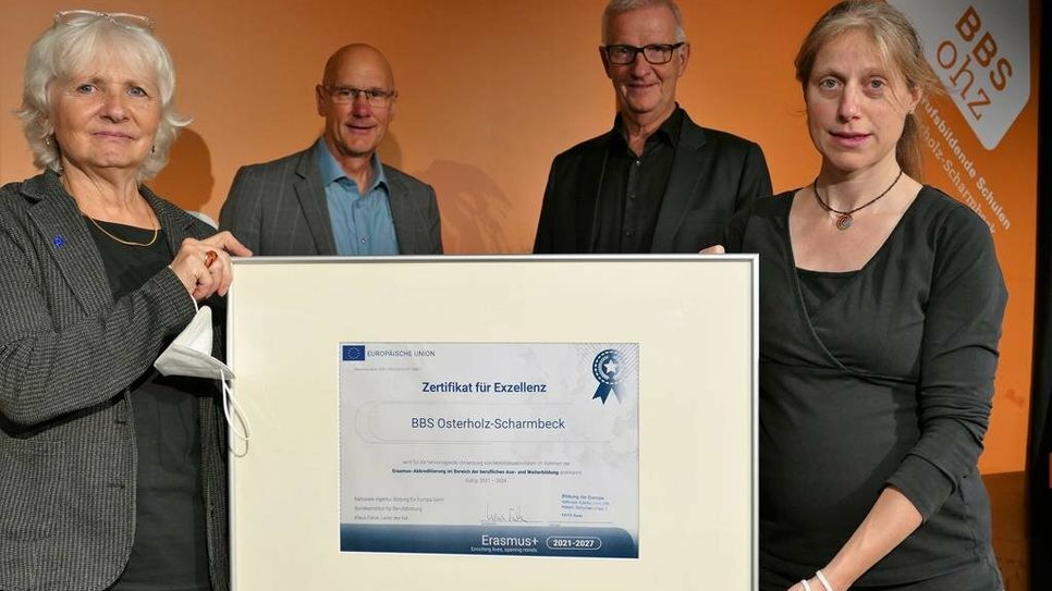 Von links: Die Freude über die gelungene Zertifizierung ist groß bei Christiane Bodammer, Jürgen Grimm, Wilhelm Windmann und Tanja Köster. Foto: eb