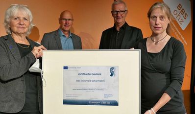 Von links: Die Freude über die gelungene Zertifizierung ist groß bei Christiane Bodammer, Jürgen Grimm, Wilhelm Windmann und Tanja Köster. Foto: eb