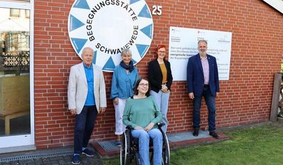 Das Beraterinnenteam aus Ulla Schweer, Karen von Grote und Christiane Stöckler (vorne) ist ab Ende Oktober einmal im Monat in der Begegnungsstätte anzutreffen. Foto: akl