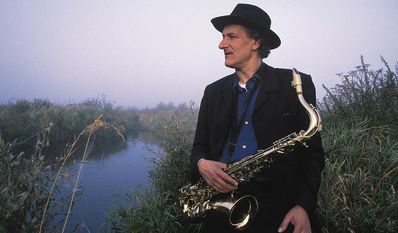 Saxophonist Bernd Schlott spielt am 10. Oktober gemeinsam mit Nachwuchstalenten.