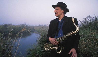 Saxophonist Bernd Schlott spielt am 10. Oktober gemeinsam mit Nachwuchstalenten.
