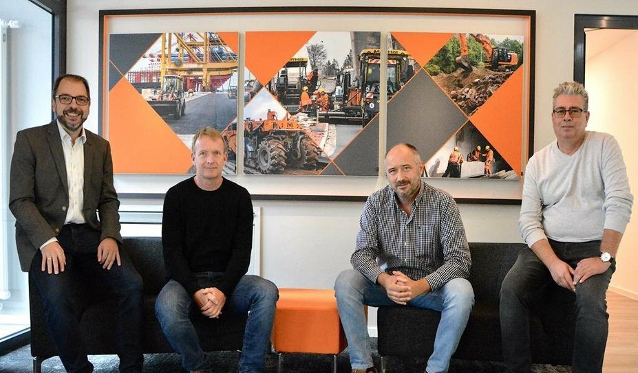 Das Führungsteam besteht aus Jens Hinck (Geschäftsführer), Björn Feindt (Prokurist und Leiter Straßen- und Tiefbau), André Peters (Leiter Abrechnung- und Vermessung) und Jens Sülldorf (Prokurist und kaufmännischer Leiter).