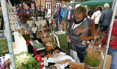Viele Stände laden zum Stöbern ein. Foto: eb