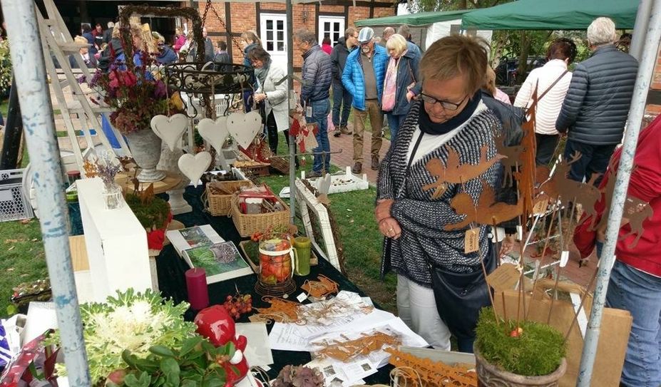 Viele Stände laden zum Stöbern ein. Foto: eb