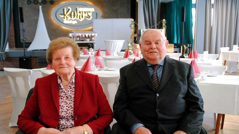 Marianne und Hinrich Kohrs feierten ihre Eiserne Hochzeit auf dem neuen Saal des Familienbetriebes.