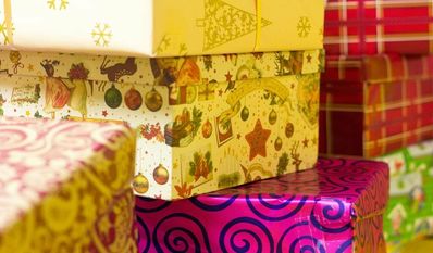 Einen Schuhkarton befüllen und Gutes tun.