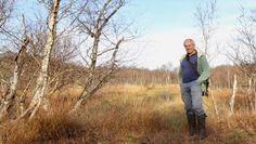 Dr. Hans-Gerhard Kulp im Teufelsmoor, in der größten Quelle von Treibhausgasen im Landkreis.