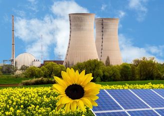 Irgendwo muss die Energie, die wir alle benötigen, herkommen. Viele sehen eine klimafreundliche Lösung in der Atomenergie und meinen, sie könnte die Welt vor dem Kollaps bewahren.