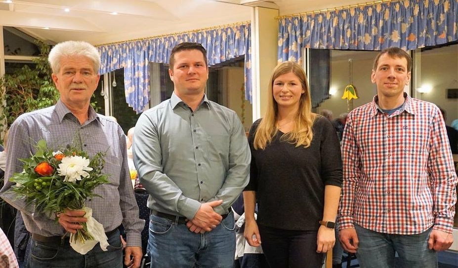 Gemeinsam für Wellen (v. li.): Ex-Ortsvorsteher Klaus Tienken  mit Nachfolger Thiemo Blanck und den Stellvertreter:innen Claudia Suhr und Tobias Suhr.