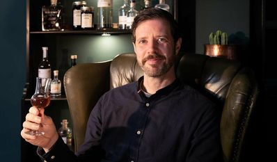 „Cheers“, wie der Lilienthaler Engländer James Johnston in seinem neuen Laden zu sagen pflegt.