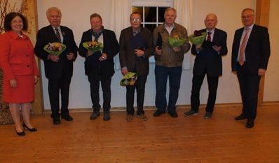 Insgesamt 24 Kommunalpolitiker:innen wurden kürzlich in Schwanewede vom Niedersächsischen Städte- und Gemeindebund geehrt. Foto: eb