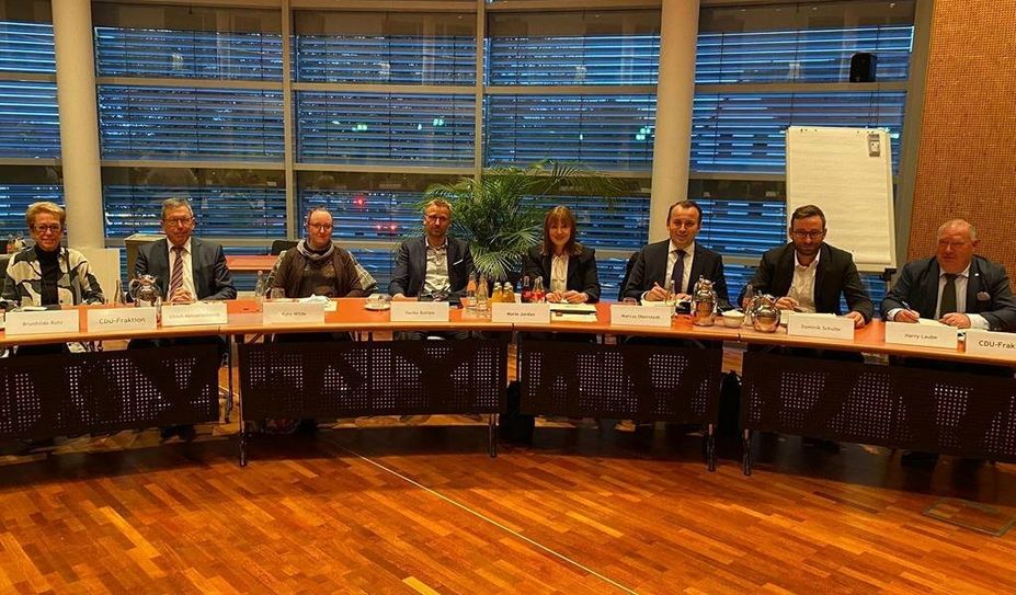 Die CDU-Fraktion freut sich, mit der neuen Fraktion die Ratsarbeit „sachlich und engagiert begleiten“ zu können.