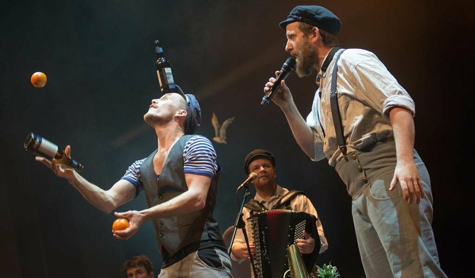 Einen mitreißenden Abend mit toller Unterhaltung garantiert „Albers Ahoi!“.