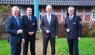 Polizeipräsident Thomas Ring (v. li.), Polizeidirektor Jörg Wesemann, Bürgermeister Torsten Oestmann, und Polizeivizepräsident Hans-Jürgen Felgentreu.