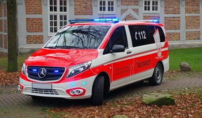 Das neue Notarzteinsatzfahrzeug des Roten Kreuzes bietet Platz für drei Personen und moderne Ausrüstung. Foto: eb