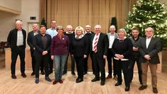 Frauen in der Minderheit: Bürgermeister Stefan Schwenke und die Riege der Ortsvorsteher:innen der Gemeinde Worpswede.