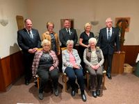 Ehrungen der Vereinsmitglieder
Vorne: Marga Schradick, Hannchen Auerlich, Anni Haack
Hinten: Thomas Kahrs, Sigrid Imbusch, Torben Eilers, Helga Hurlbrink, Wilfried Imbusch