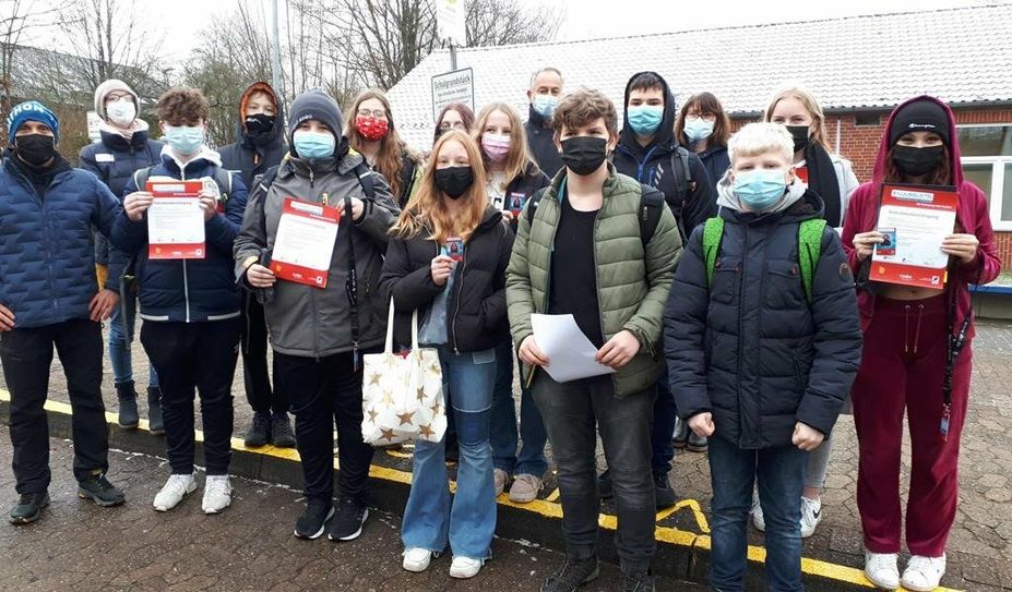 Zwölf Schüler:innen der KGS Hambergen sind jetzt offiziell Schulbusbegleiter:innen. Foto: VBN