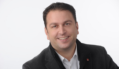 Ernesto Harder promovierte mit der Dissertationsschrift: „Vordenker der ethischen Revolution. Willi Eichler und das Godesberger Programm der SPD“.