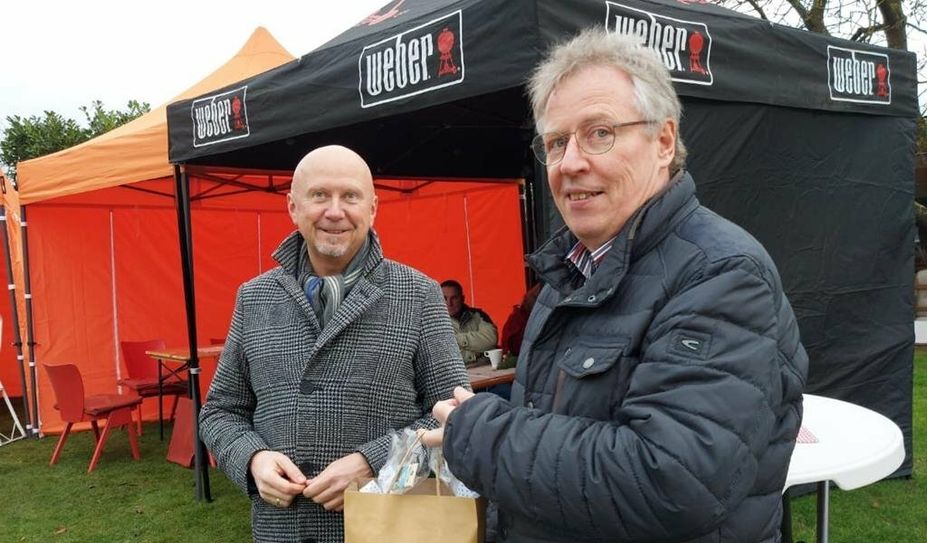 Bürgermeister Michael Hannebacher und Udo Driftmann (Leiter der Tafel Bremervörde).