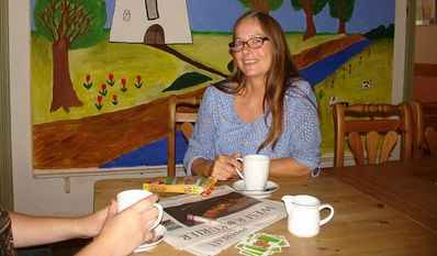 Dörte Janoske ist Ansprechpartnerin für das Cafe.