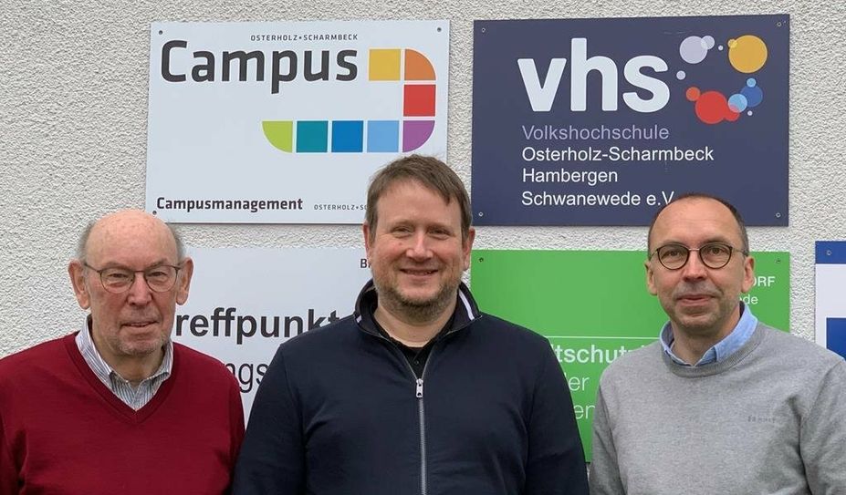 Der neue Geschäftsführer Ihno Schild (Mitte) mit dem Vorstandsvorsitzenden Stephan Dickel (re.) und dem scheidenden Vorsitzenden Uwe Steenken.