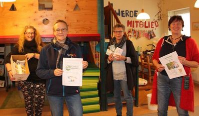 Bei der Gutscheinübergabe v.l.n.r.: Kathrin Thede, Ina Müller, Marion Rieck und Almut Schmidt.