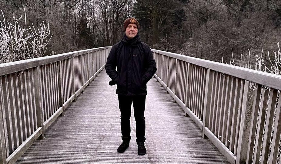 Hoffenlich nur symbolisch allein auf weiter Flur: Ralf G. Poppe.